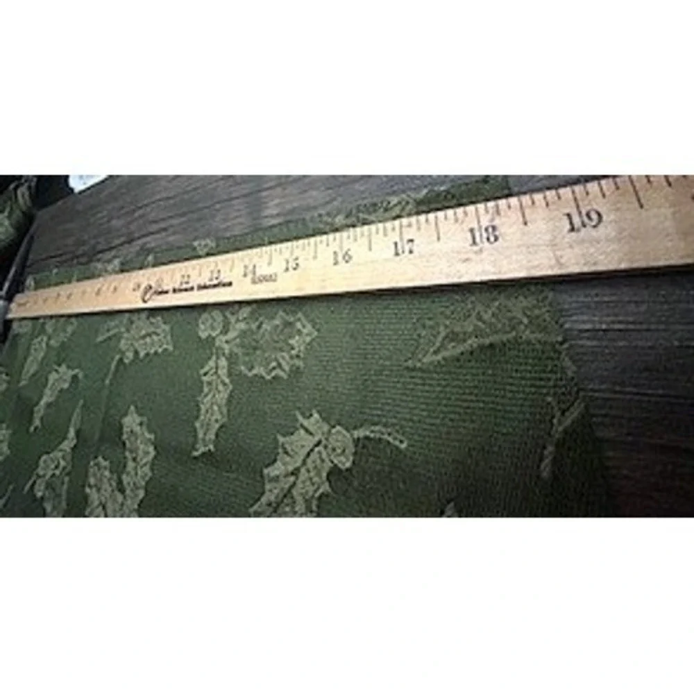 Holiday Jacquard Cloth‎ Napkins Set of 5 Green Holly Leaves Christmas Linens